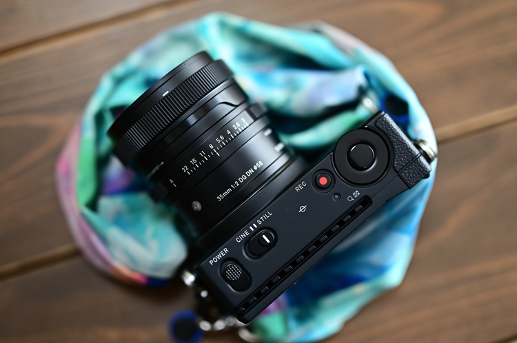 シグマ 35mm F2 DG DN Contemporary レビュー｜街なかに溶け込める