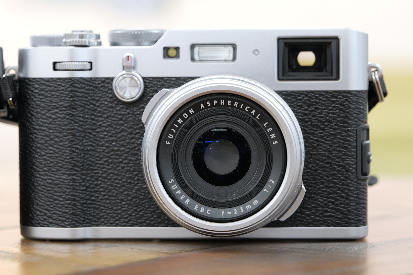 富士フイルム X100F レビュー｜お散歩やスナップで持ち歩きたいカメラ