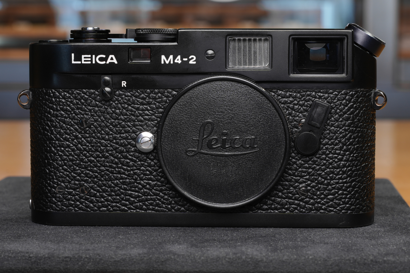 新宿 北村写真機店のカウンターで、お薦めライカを味わい尽くす｜Vol