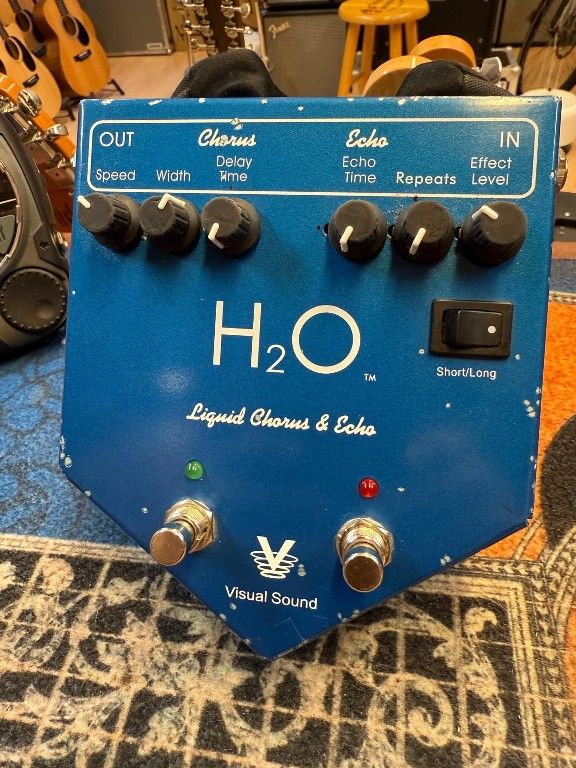 Visual Sound H2O Liquid Chorus & Echo