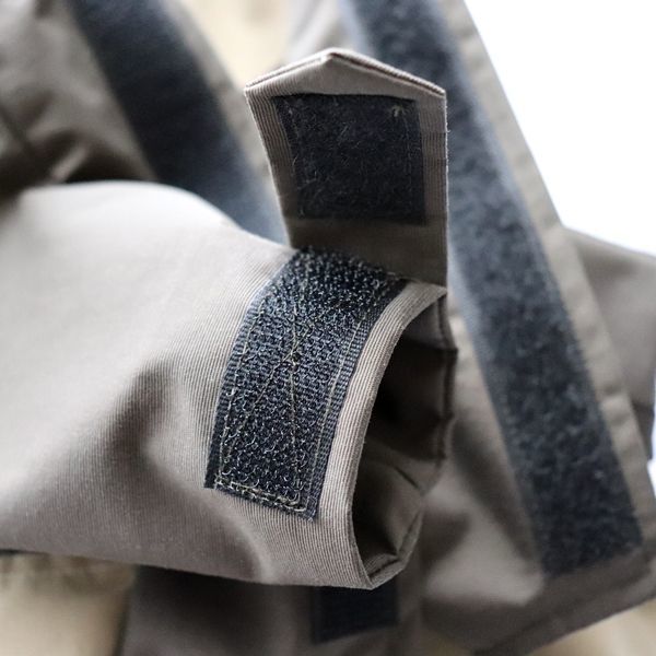 マウンテンパーカー（ベージュ×カーキ） ※防水・防風機能あり アウター