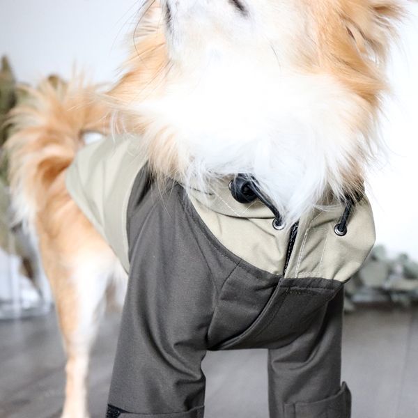 マウンテンパーカー（ベージュ×カーキ） ※防水・防風機能あり アウター