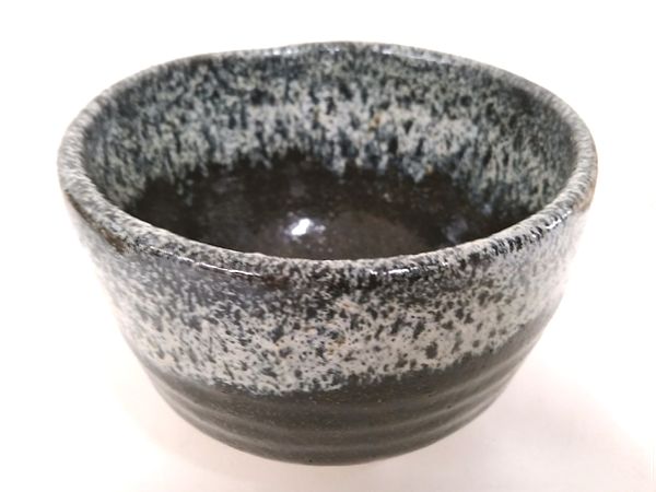 豊島区西巣鴨にて、清水六兵衛の朝鮮唐津茶碗、法隆寺古材の香合など