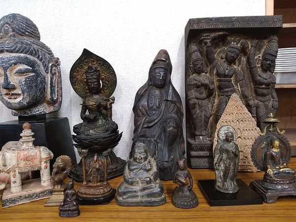 大きな古い仏像 海外の物 中国 タイ インド 骨董品？ 金属製（仏像のみ