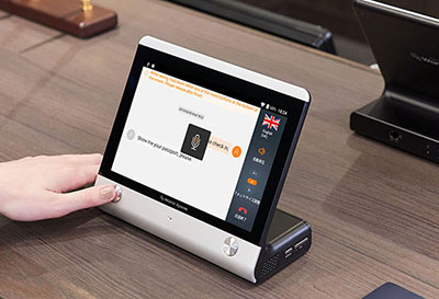 世界112言語を瞬時に翻訳し、非接触でのコミュニケーションを円滑に