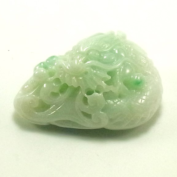 ミャンマー産天然翡翠彫刻 品＆ アクセサリー専門店 吉峰堂 kippodo