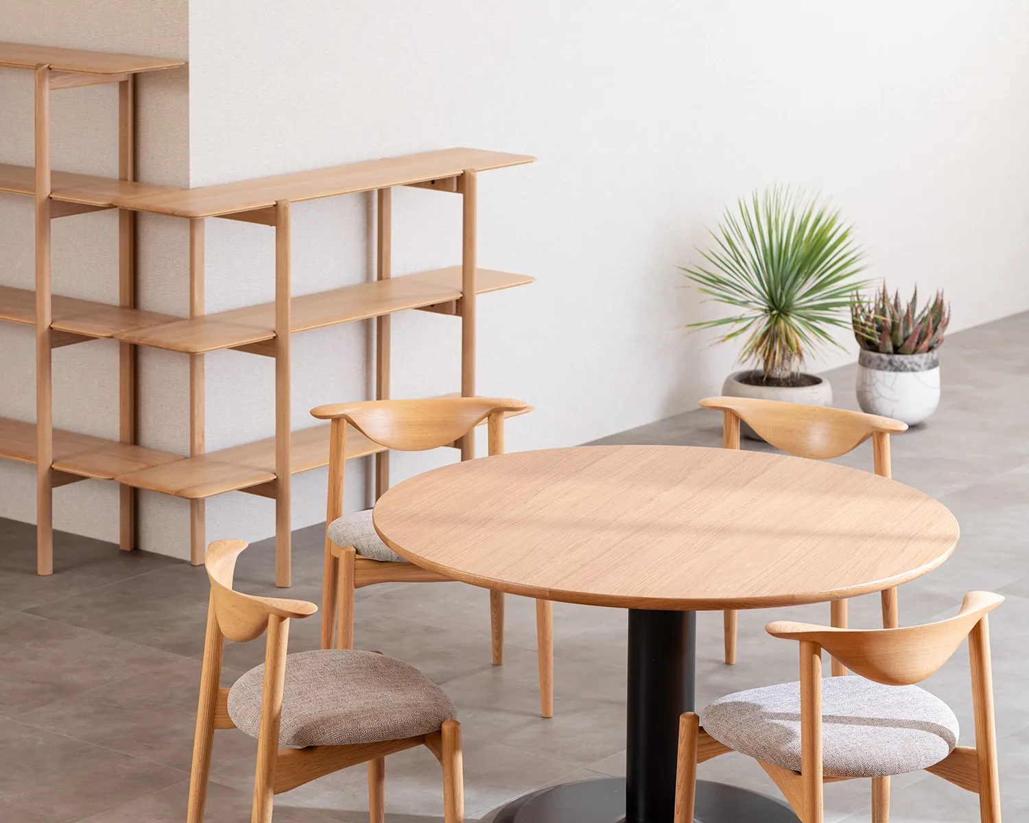 LUKKA TABLE ルッカ | 起立木工株式会社