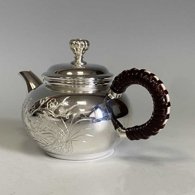 銀製 ライオンマーク 三越 銀花瓶 花入れ 手彫 箱付 銀細工 重量約284g