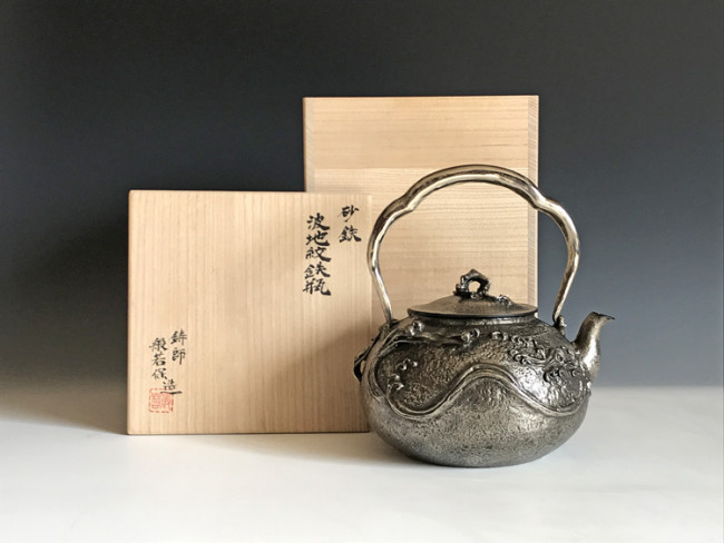 hn2997sa, 般若保作波浪紋鐵壺龍摘壺蓋約1.6L 砂鐵鐵壺