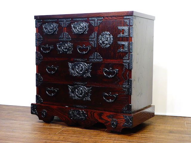 岩谷堂箪笥 欅材 和箪笥 漆塗 南部鉄器 | 東京世田谷の買取専門店