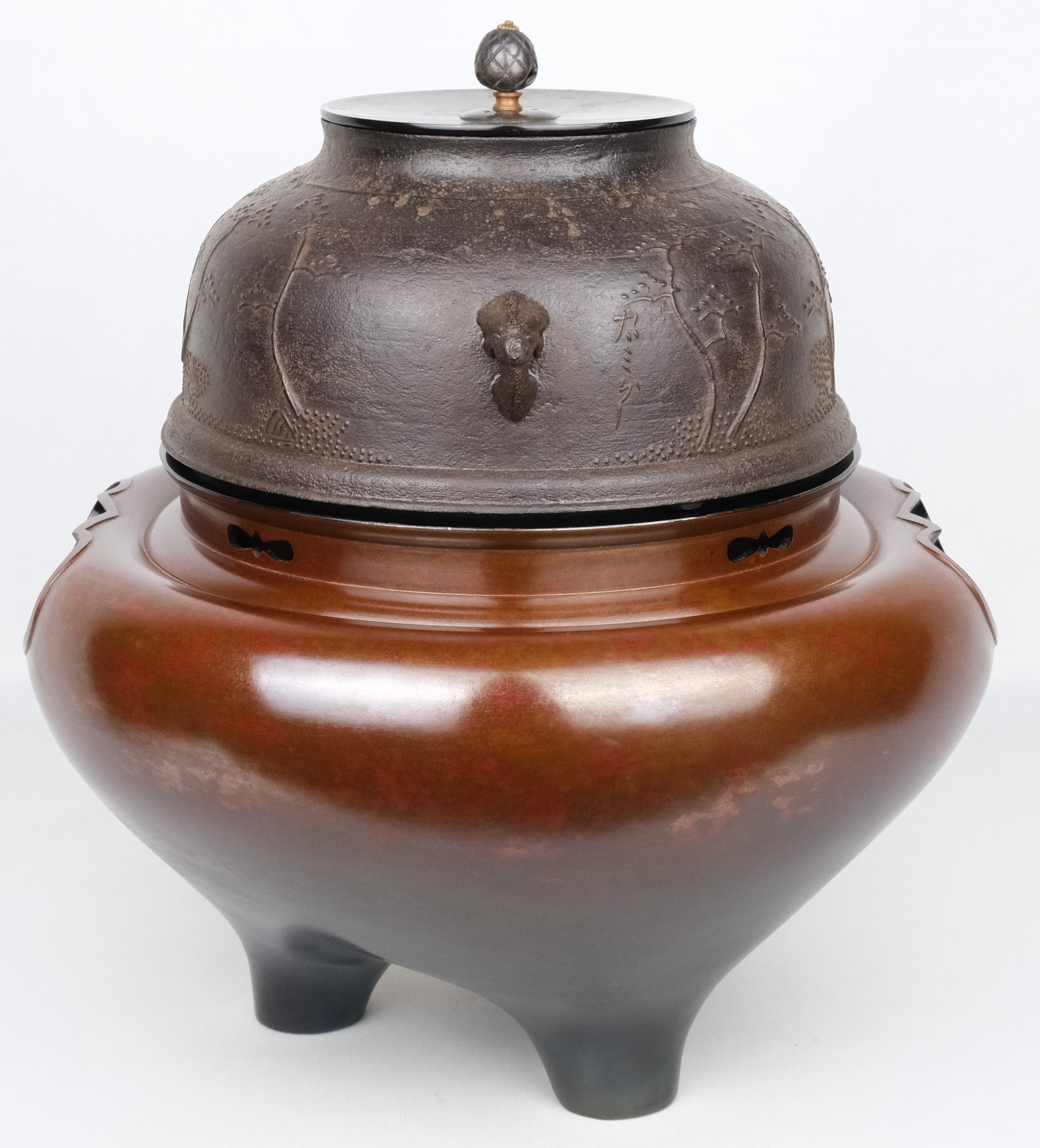 栗山園オンライン通販部 / 【出物】 芦屋写浜松文真形釜添唐銅朝鮮風炉