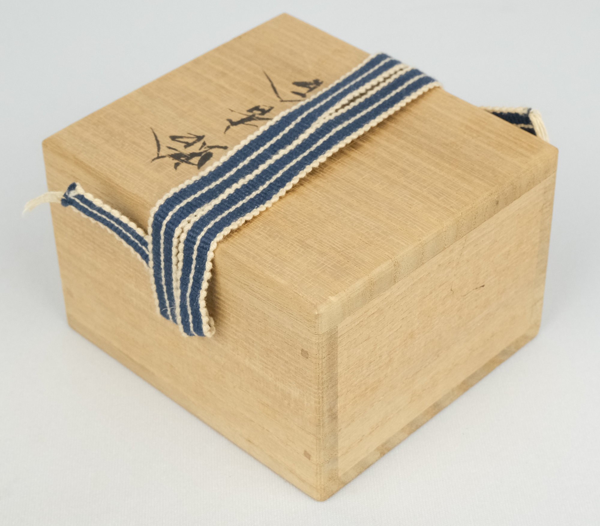 栗山園オンライン通販部 / 【出物】 蛤香合 川瀬表完