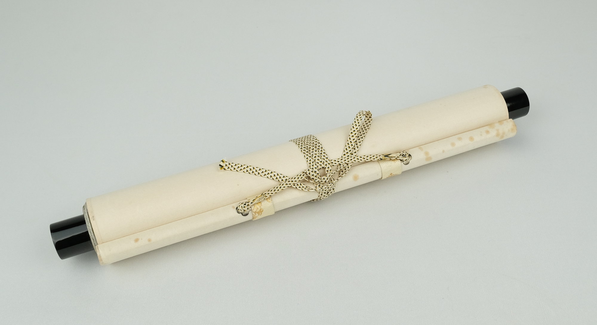 栗山園オンライン通販部 / 【出物】 掛軸 一行「春風花草香」 前田昌道