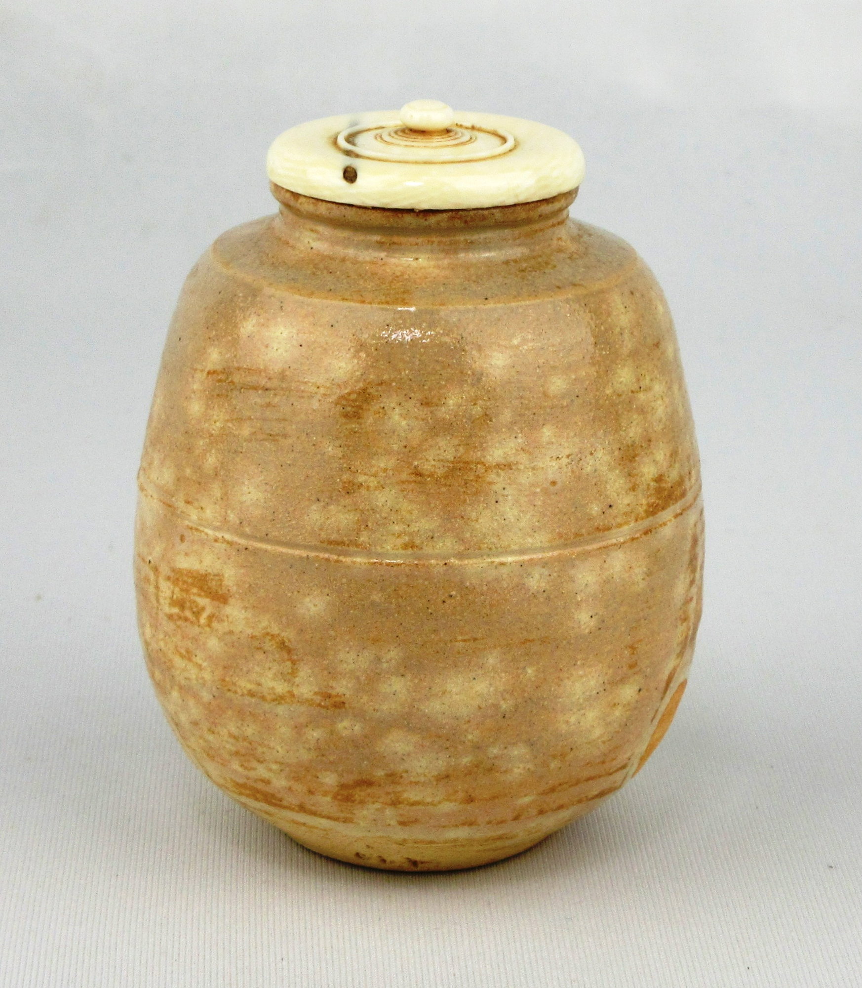 栗山園オンライン通販部 / 【出物】 朝日鹿背胴紐茶入 14代朝日豊斎