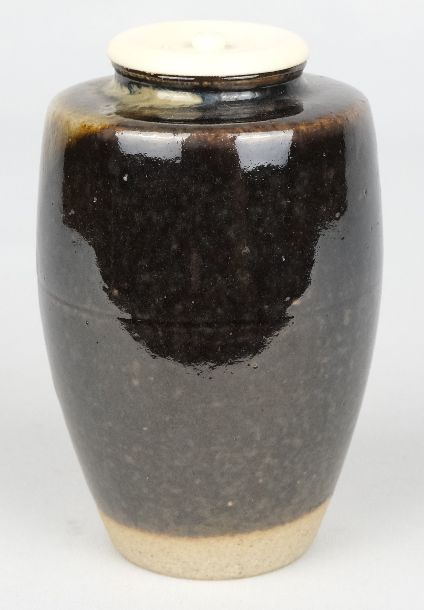 栗山園オンライン通販部 / 【出物】 膳所焼肩衝茶入 陽炎園(岩崎新定)