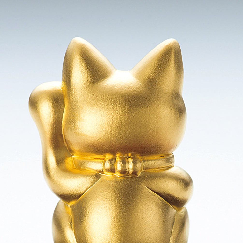 金色の招き猫 木製彫刻 約25cm