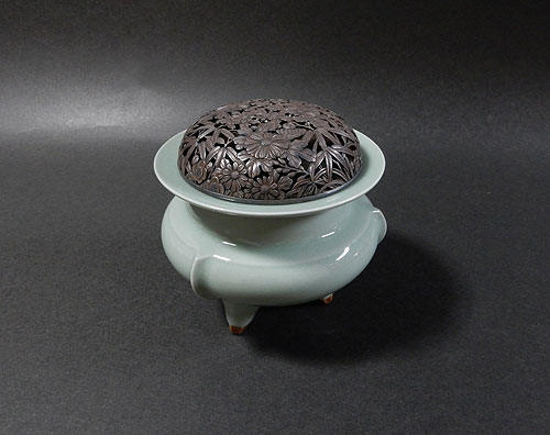 青磁三足純銀火屋香炉在銘共箱