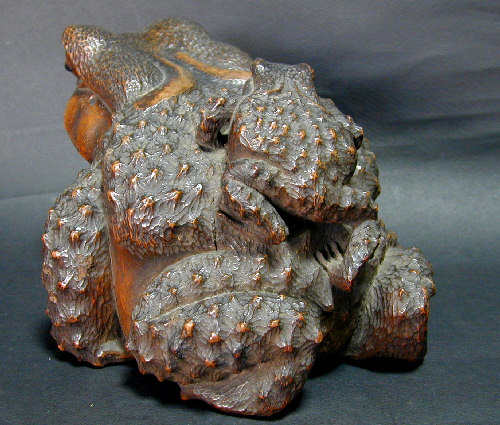 春光 木彫 蛙 | 【骨董品買取】日本全国対応・老舗骨董店の古美術やかた