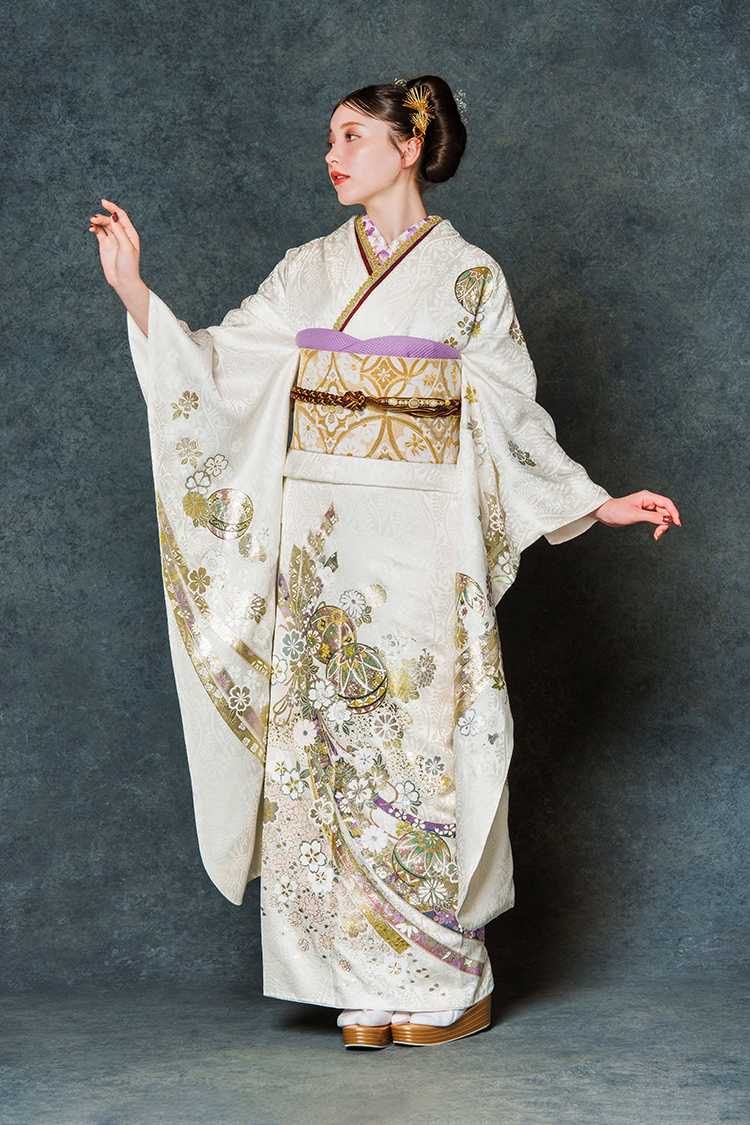 No.315 【残りわずか】【新品/金彩友禅】純白の振袖に金銀箔が輝き