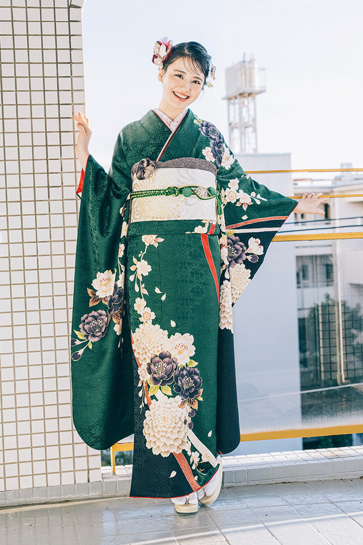 No.1132 【新品/京友禅】癒しのパワーがある深緑と上品に咲く菊や桜で