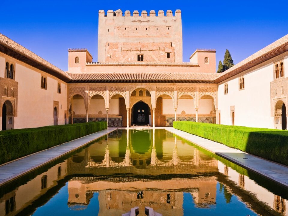 世界遺産 グラナダのアルハンブラ、ヘネラリーフェ、アルバイシン地区