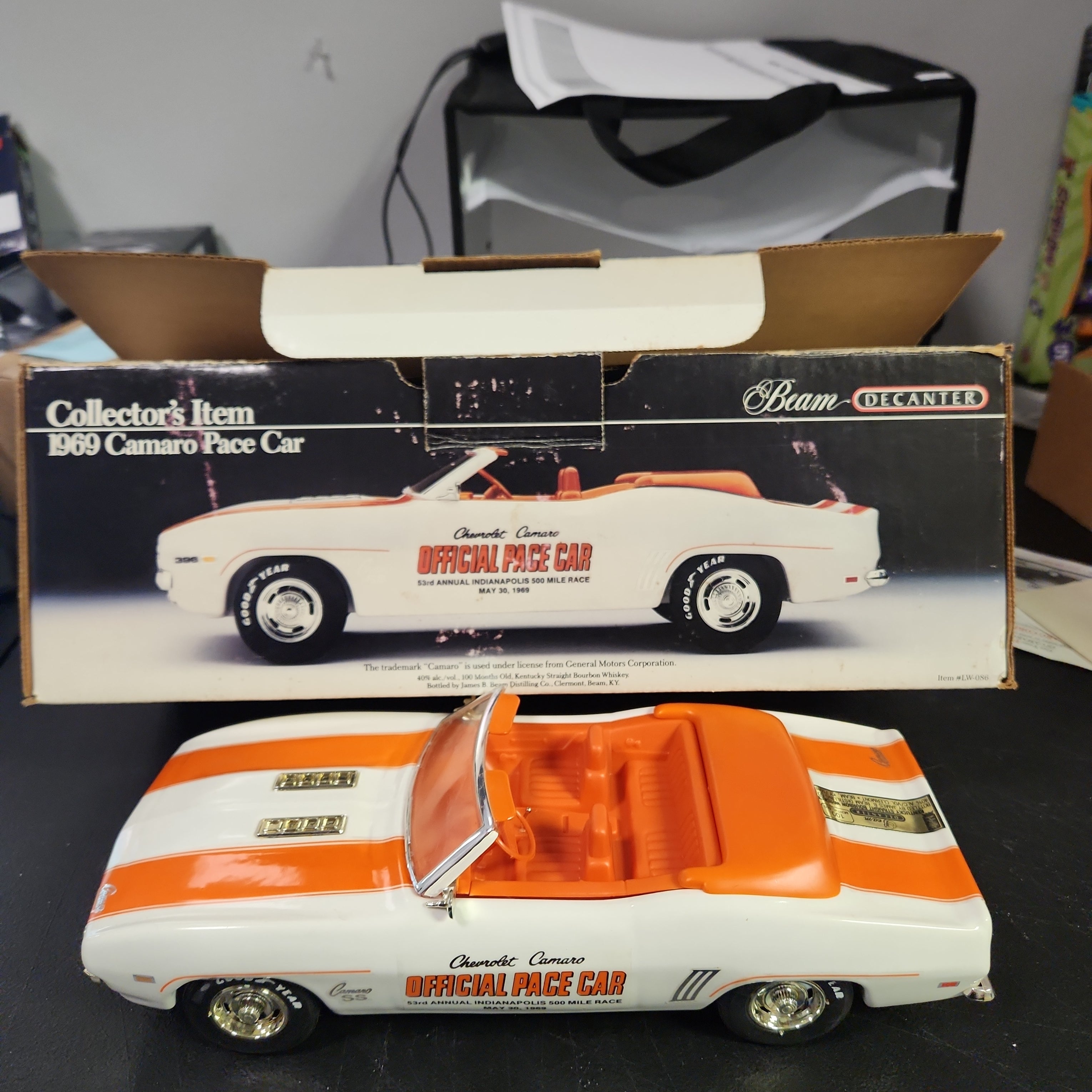 VTG EMPTY Jim Beam White/Orange 1969 Camaro SS pace car decanter w