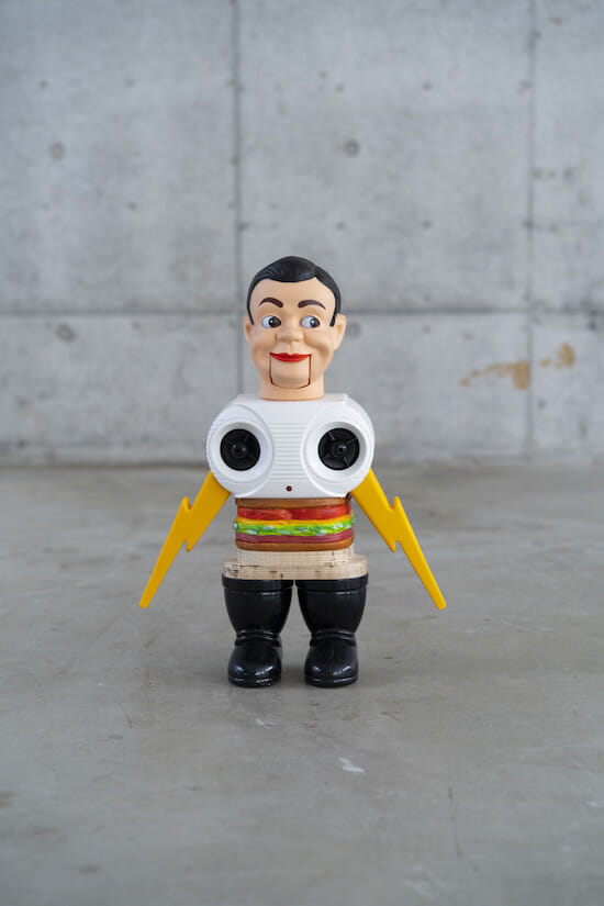 世界に1つ◼️超カッコイイまん丸な溶岩石の金彩ロックアート