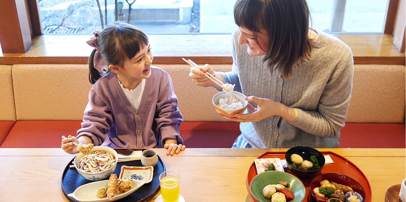 B12s 伊万里焼 錦柘榴図多角形鉢 江戸期 会席・懐石料理 B12s 伊万里焼