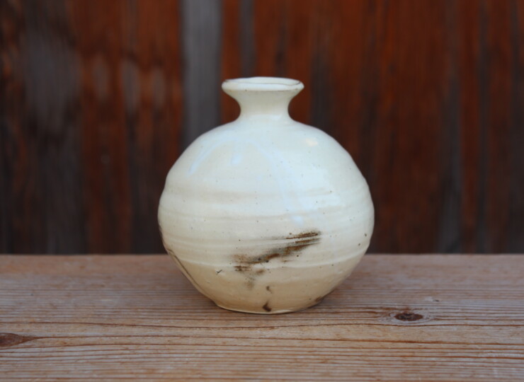 花岡隆｜花入｜粉引花入F | 花岡 隆［花窯］ 公式サイト｜Yutaka