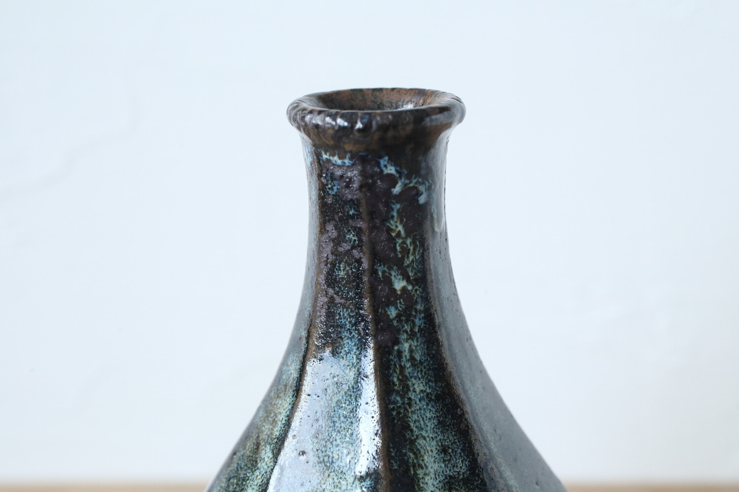 日々の暮らし | 海鼠釉面取花器 | 湯町窯