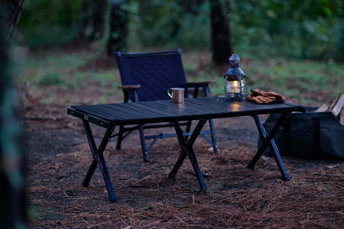 高級感あふれるコスパ抜群の黒テーブル！ハイランダーのウッドロール