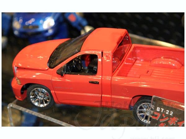 BT-22 Convoy feat. Dodge Ram SRT-10 | HLJ.com