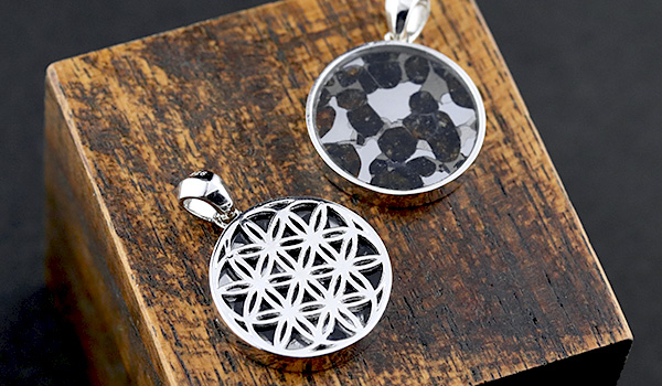 パラサイト隕石 ペンダントトップ 隕石 石鉄隕石 セリコ隕石 重さ約7g