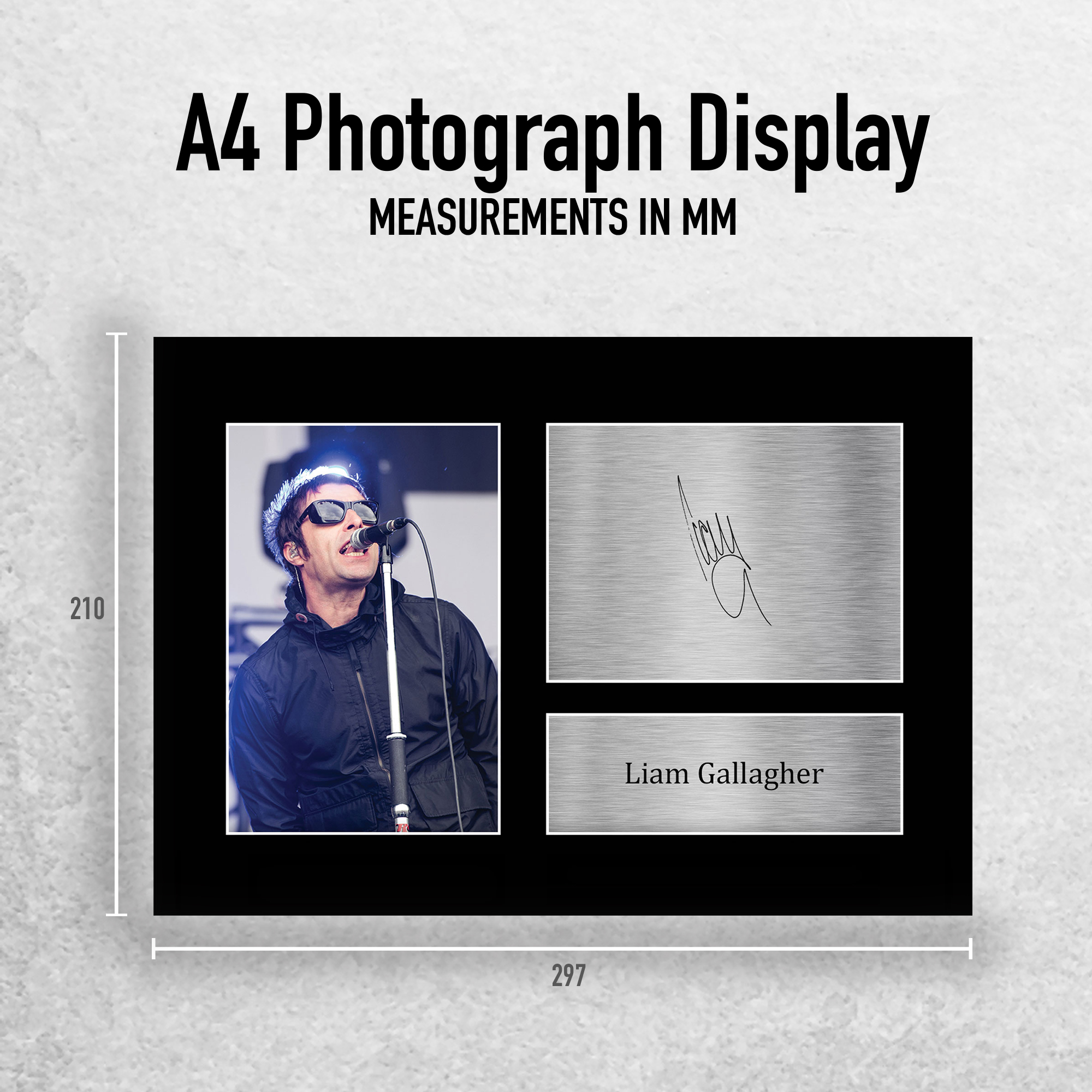 U_A4_LIAM_GALLAGHER_PHTO_EXTRA