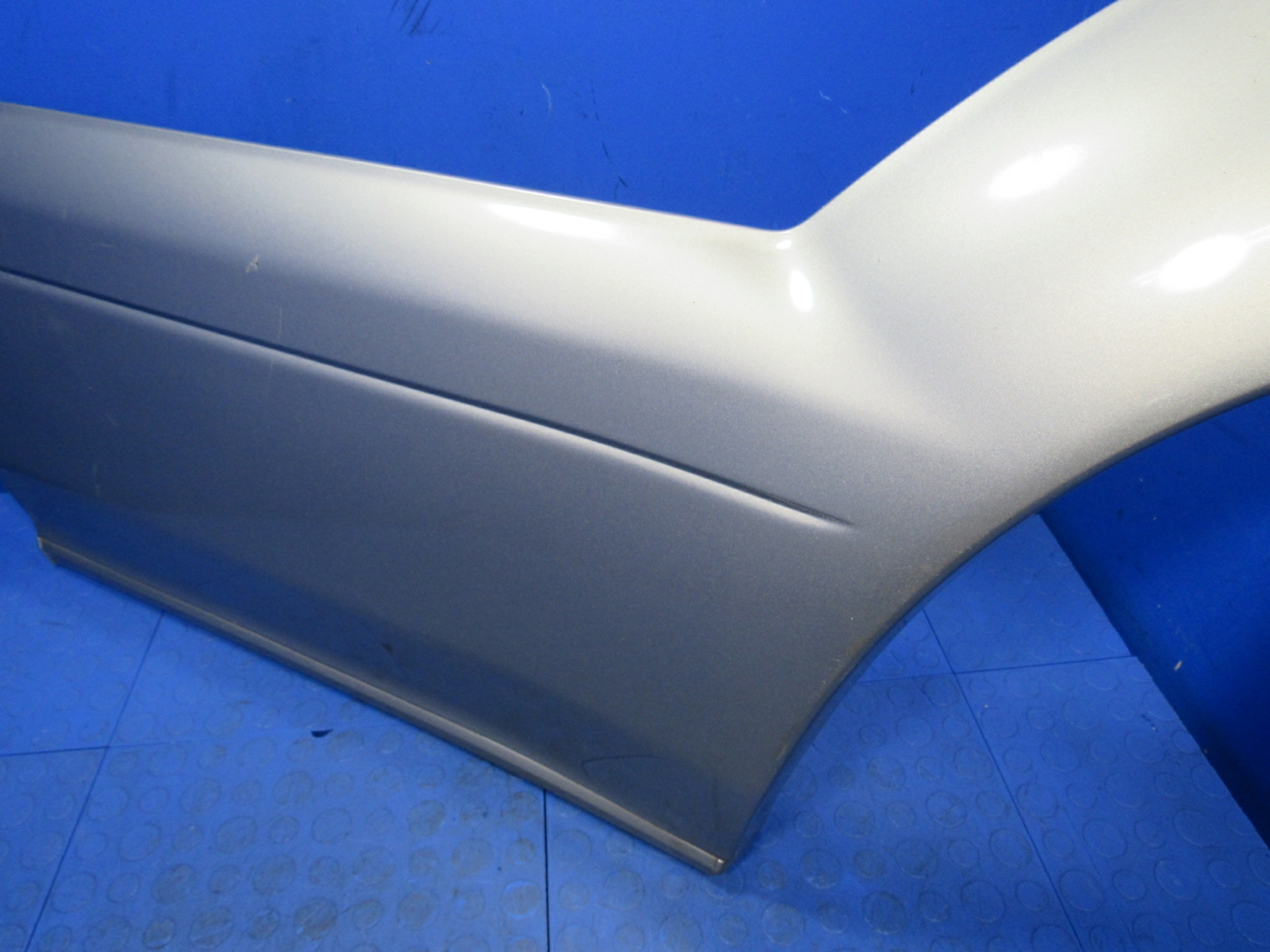 03-09 Lexus GX470 Left LH Rear Driver Side Door Molding Flare