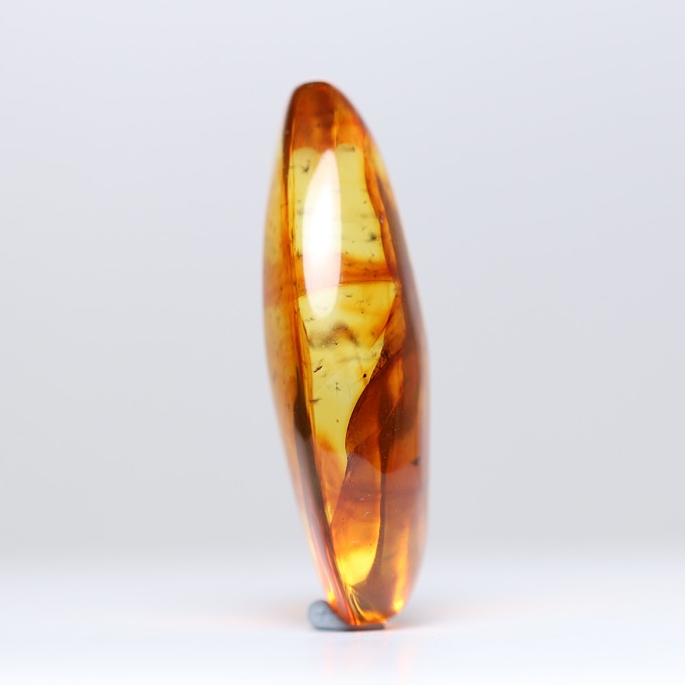 トップクォリティ]ドミニカ共和国産虫入り琥珀ルース（天然イエロー