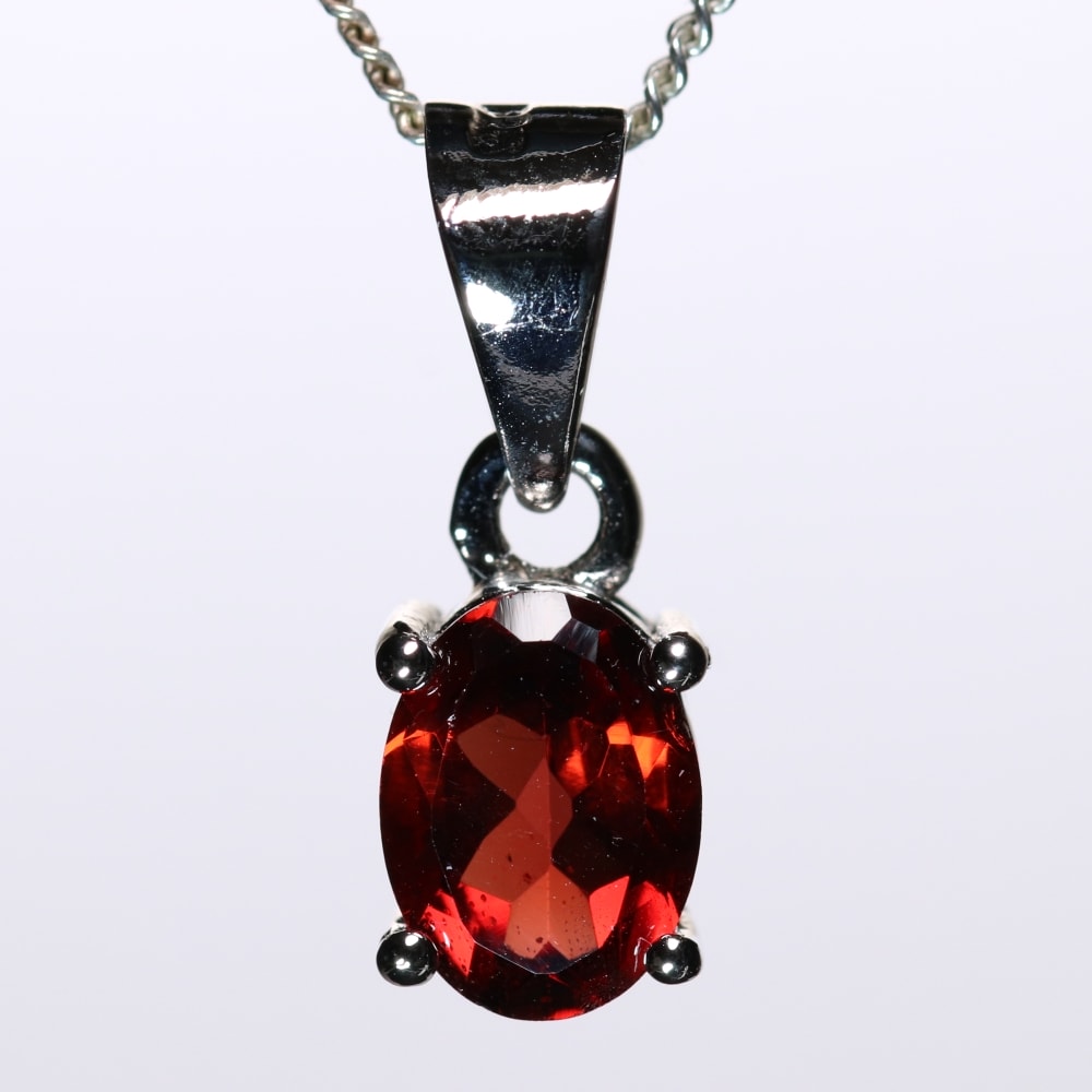 ガーネットペンダントトップ（シルバー925/ジュエリーカット） - 埼玉