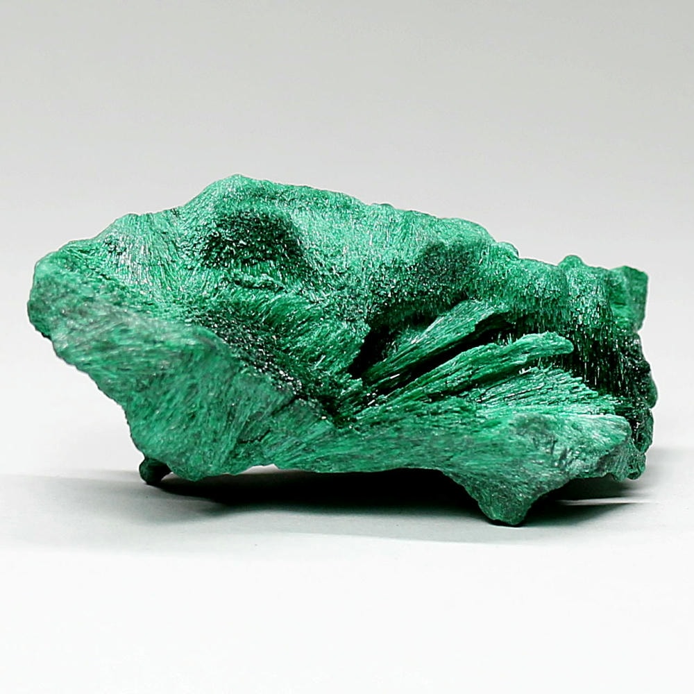 ザンビア産ビロードマラカイト原石/未加工孔雀石（ベルベット