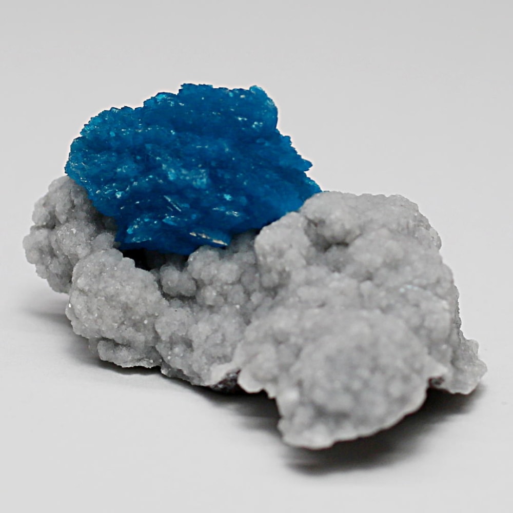 インド/プネー産]カバンサイト結晶付き原石（カバンシ石） - 埼玉県