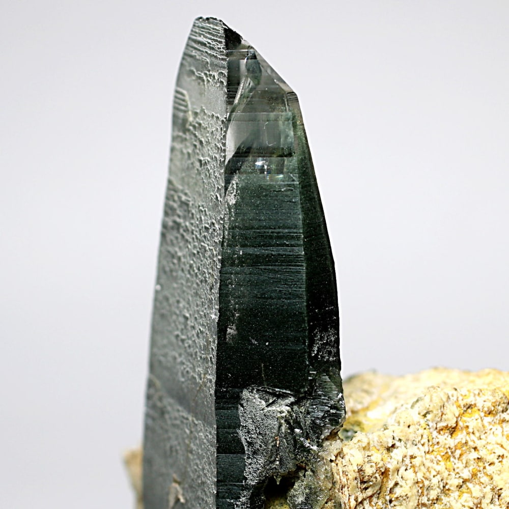 特別価格]ガネッシュヒマール産ヒマラヤ水晶原石ナチュラルポイント