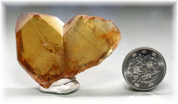 シトリン 原石 ザンビア産 207g 極上 非加熱 非研磨 鉱物標本 希少