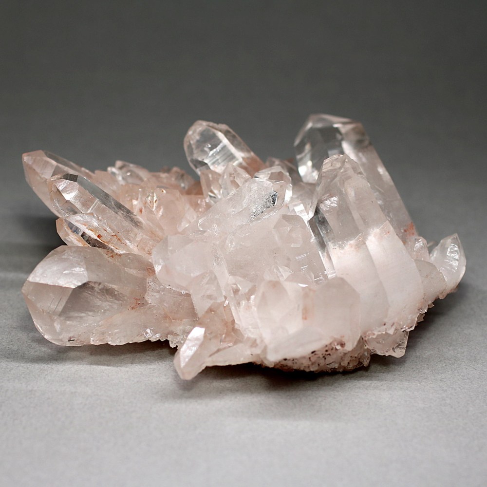 特別価格/高品質・マニカラン産]ヒマラヤ水晶クラスター/原石/淡い