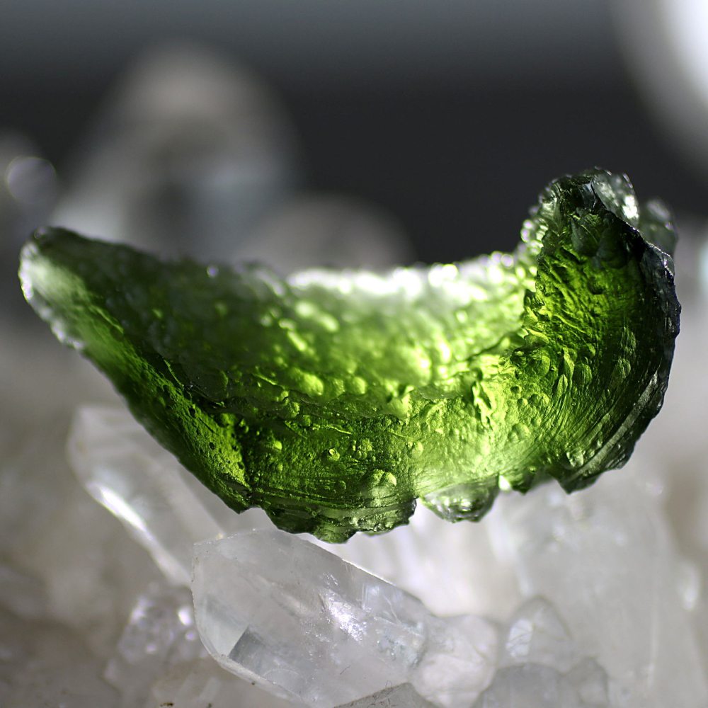 チェコ共和国産]天然モルダバイト原石（希少な大きめサイズ） - 埼玉県