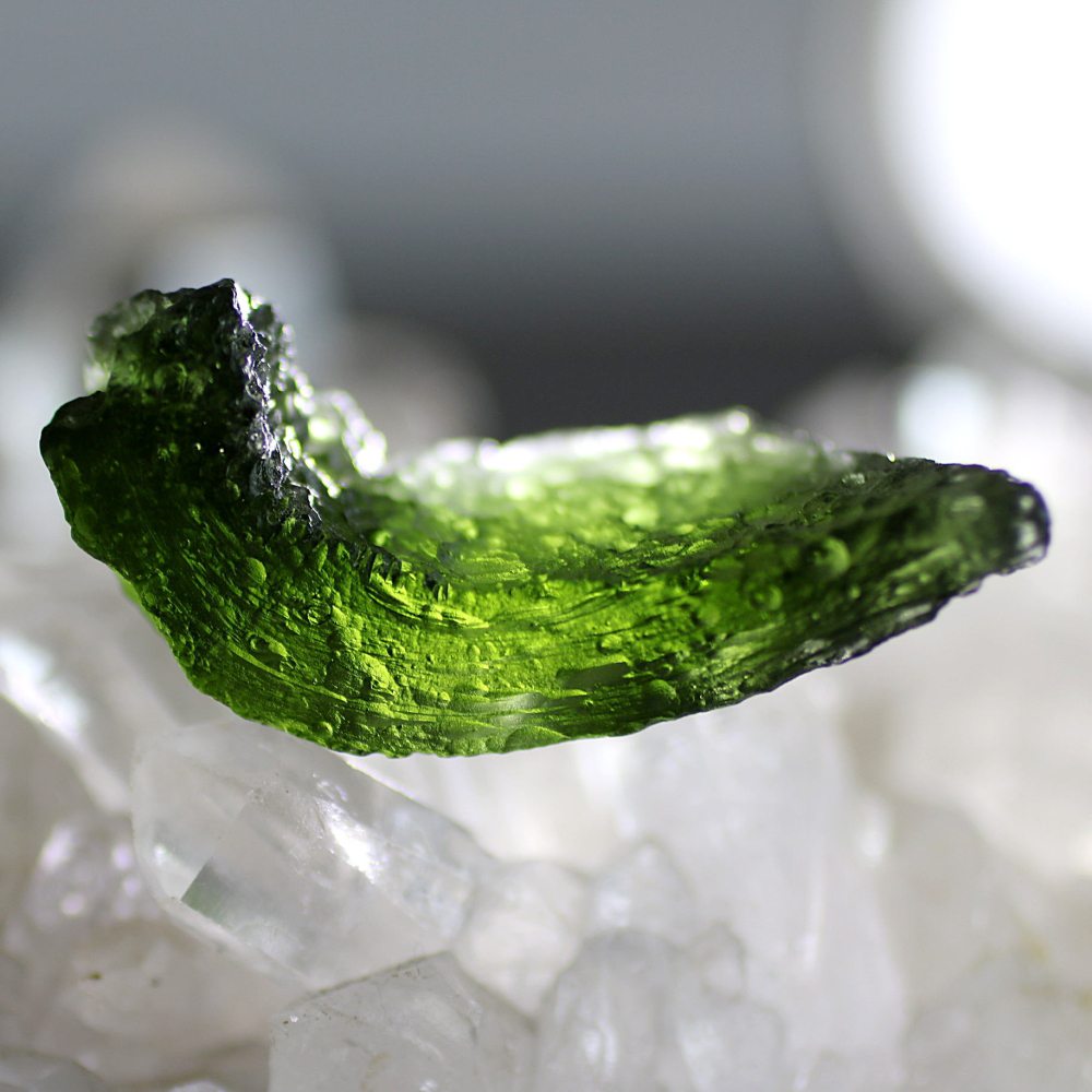 チェコ共和国産]天然モルダバイト原石（希少な大きめサイズ） - 埼玉県