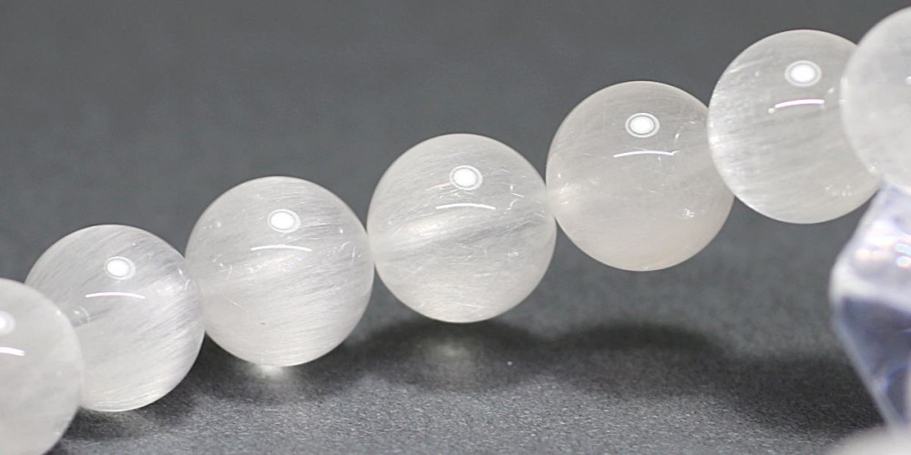 高品質]ホワイトサゲニティッククォーツブレスレット/アンフィボール