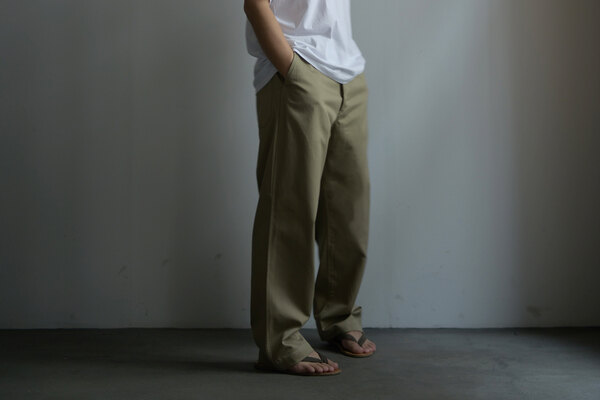 Comoli コットンチノ オーバーパンツ タグあり Comoli コットンチノ