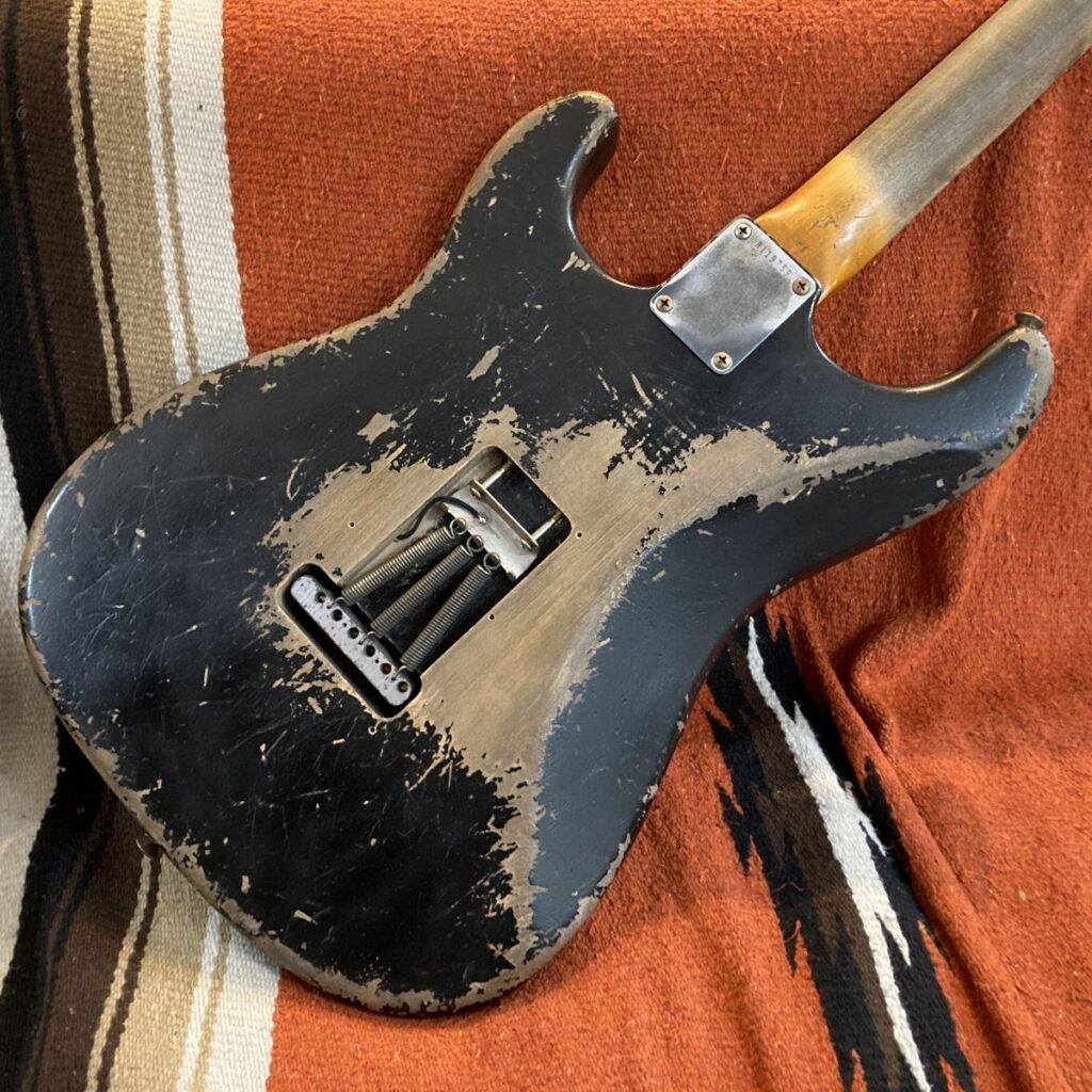 CUSTOM-MADE Stratocaster Heavy Relic Black