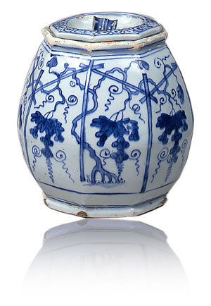 明洪武時代 染付 御製青花吉瑞梵文平安頌菱口高足碗 旧家蔵出し(D-38)