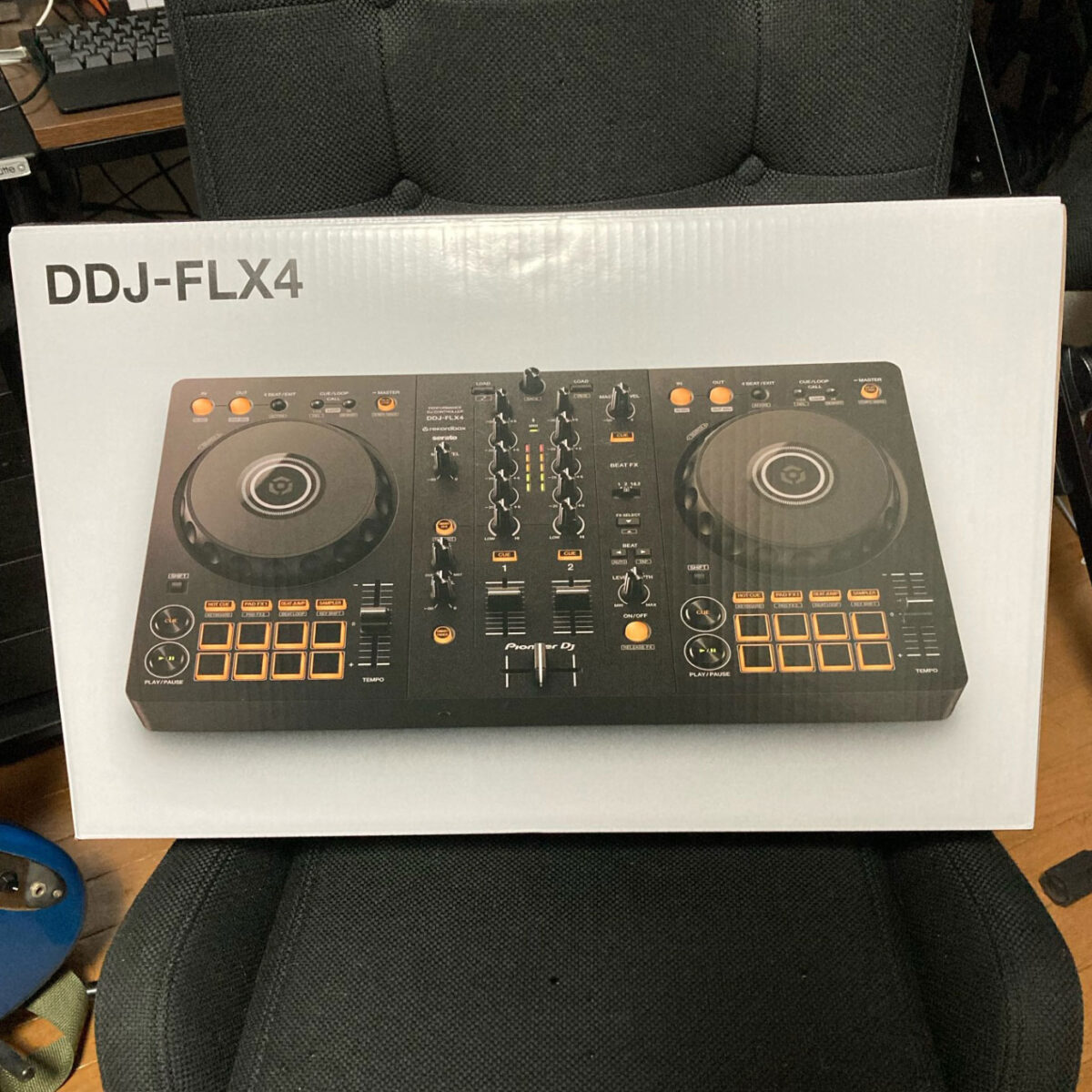 DDJ FLX4 本体 箱付き ほぼ新品】ddj-flx4 箱と本体のみ ほぼ新品】ddj