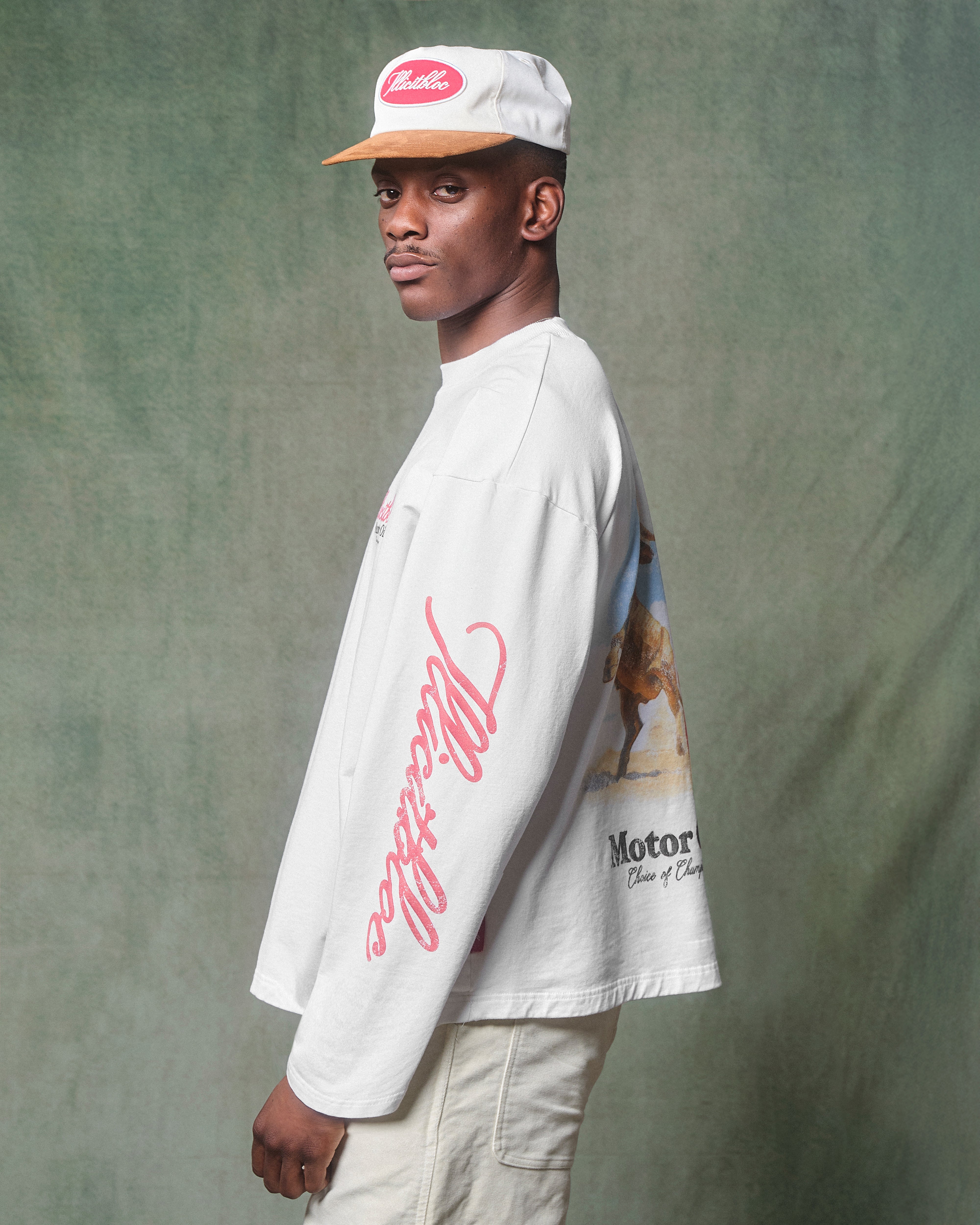 BULL MASCOT CLOUDWEAVE™ LONG SLEEVE T-SHIRT - WHITE – Illicitbloc